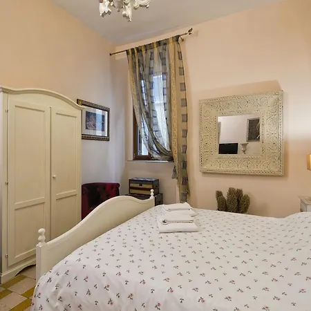 Pantheon Beautiful Apartmán